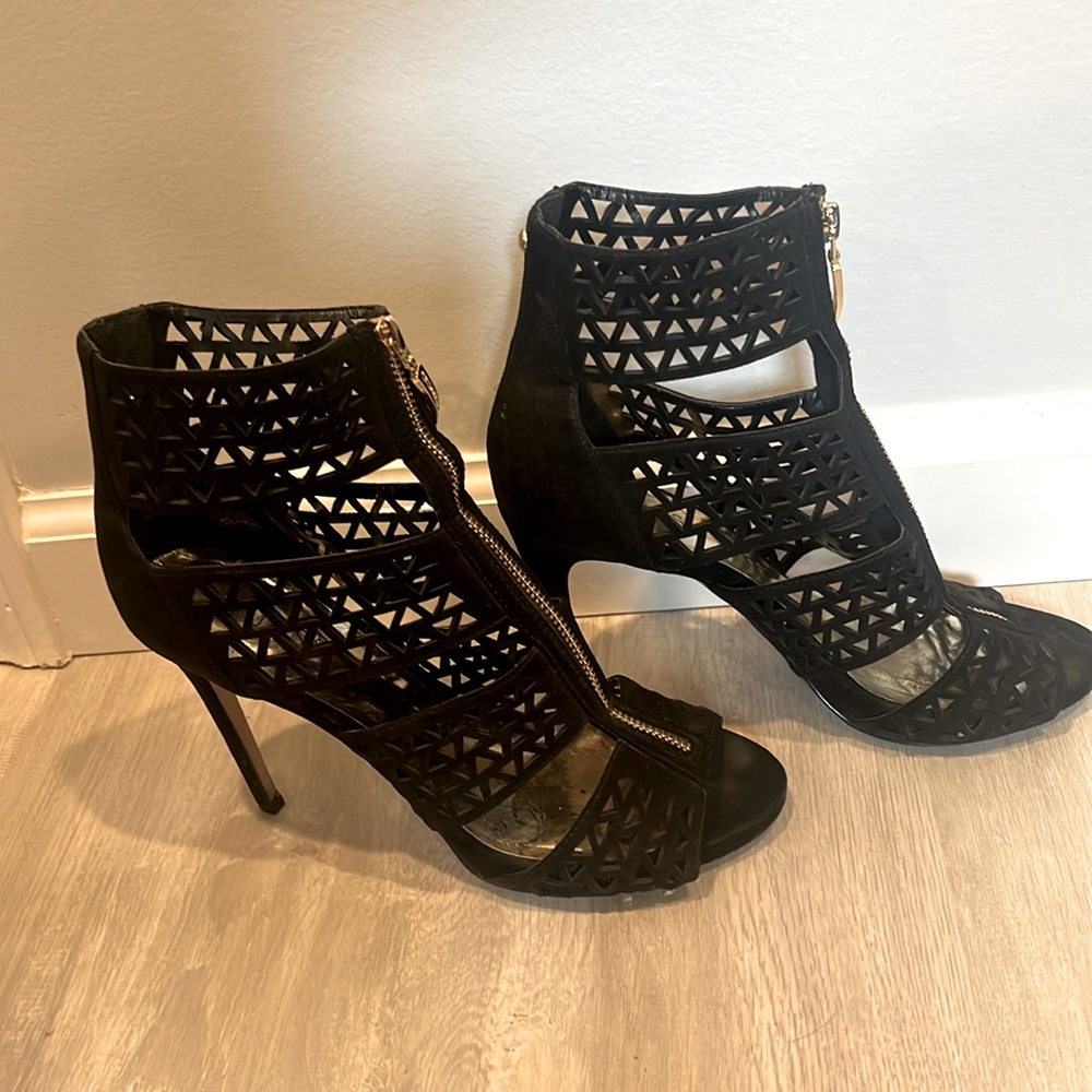 Guess stilettos